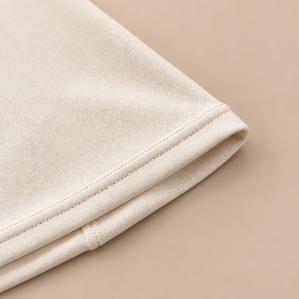 Belleora Elara™ – Chaqueta Deportiva Entallada con Cremallera