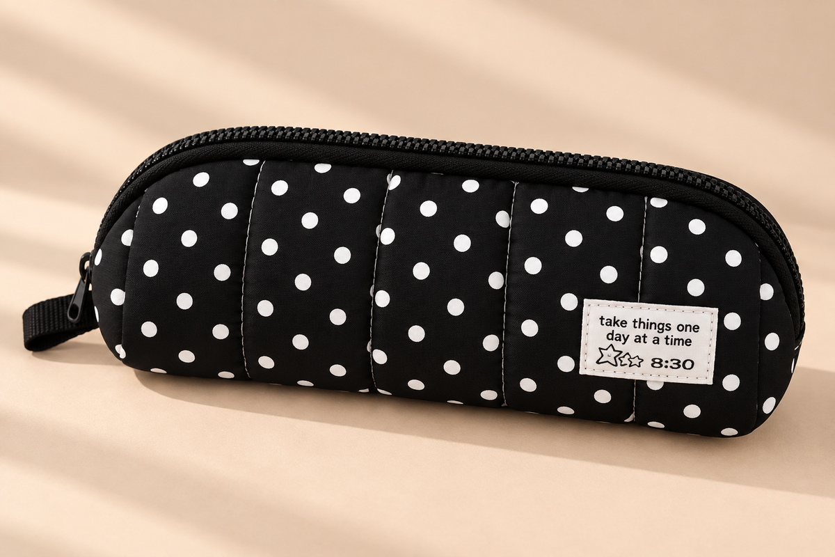 Belleora Dottie™ – Estuche Acolchado de Lunares