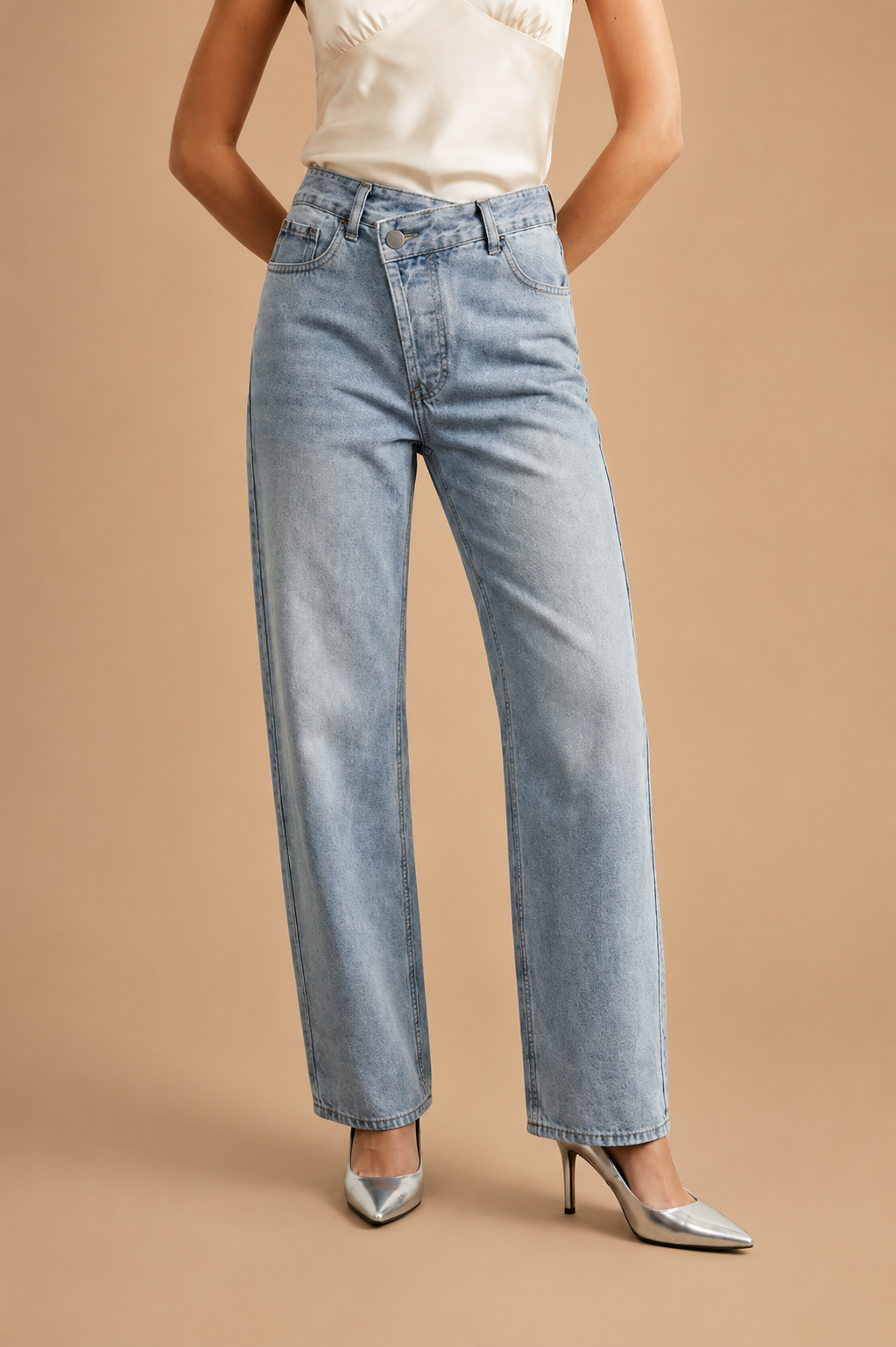 Belleora Cristina™ – Jeans Rectos de Cintura Asimétrica
