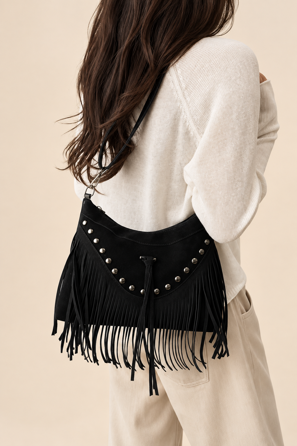 Belleora Gabriela™ – Bolso de Flecos con Tachuelas