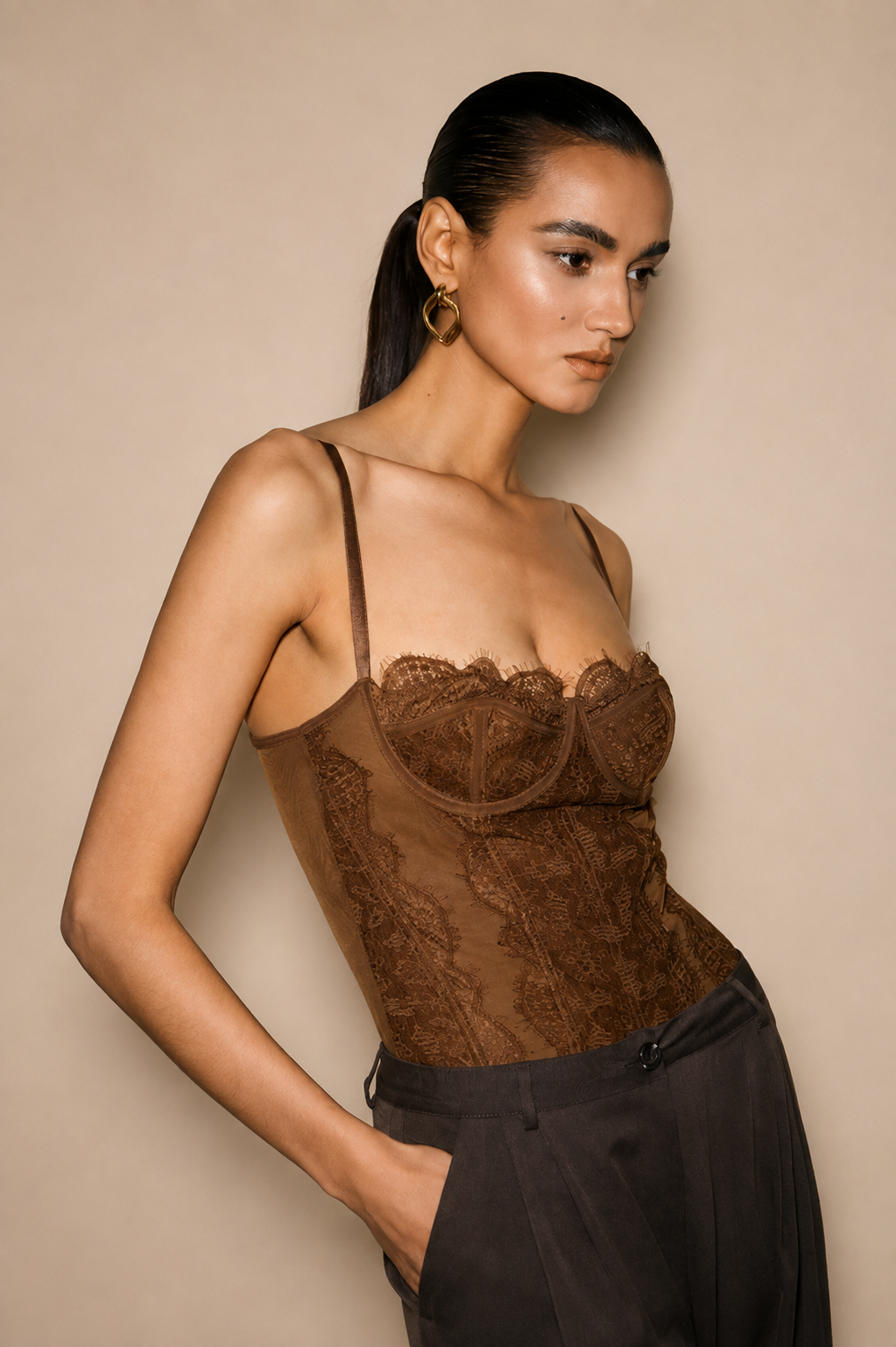Belleora Élise™ – Body Corsé de Encaje Transparente