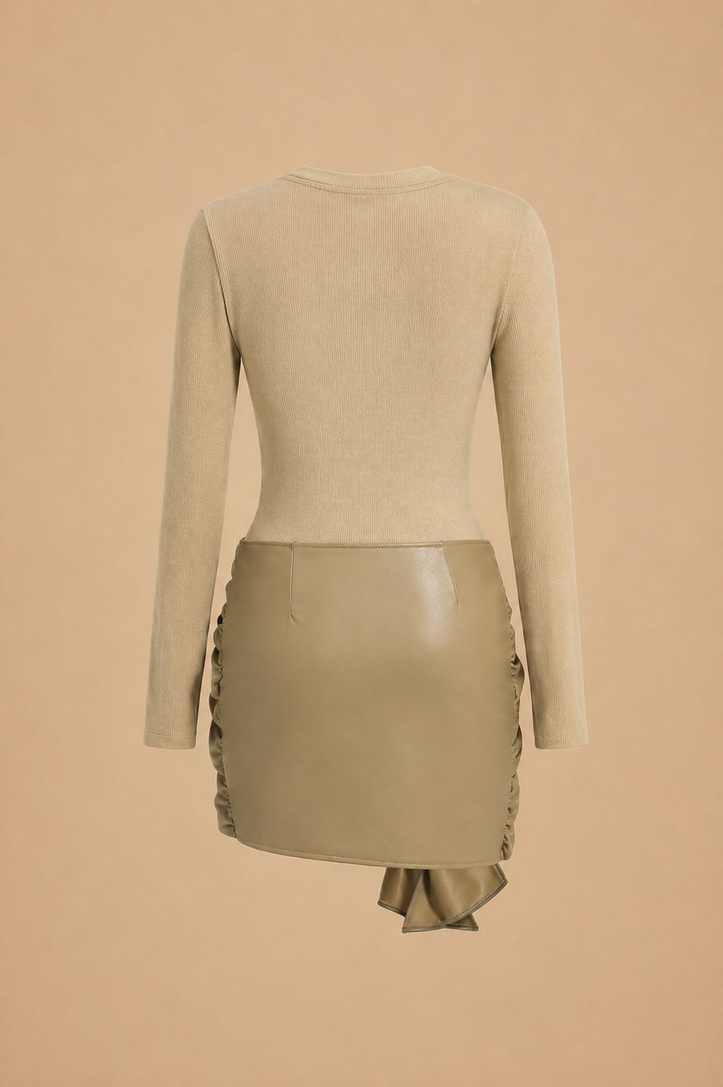 Belleora Amélie™ – Minivestido Fruncido Efecto Piel