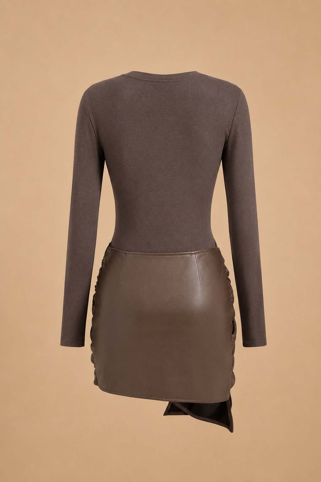 Belleora Amélie™ – Minivestido Fruncido Efecto Piel
