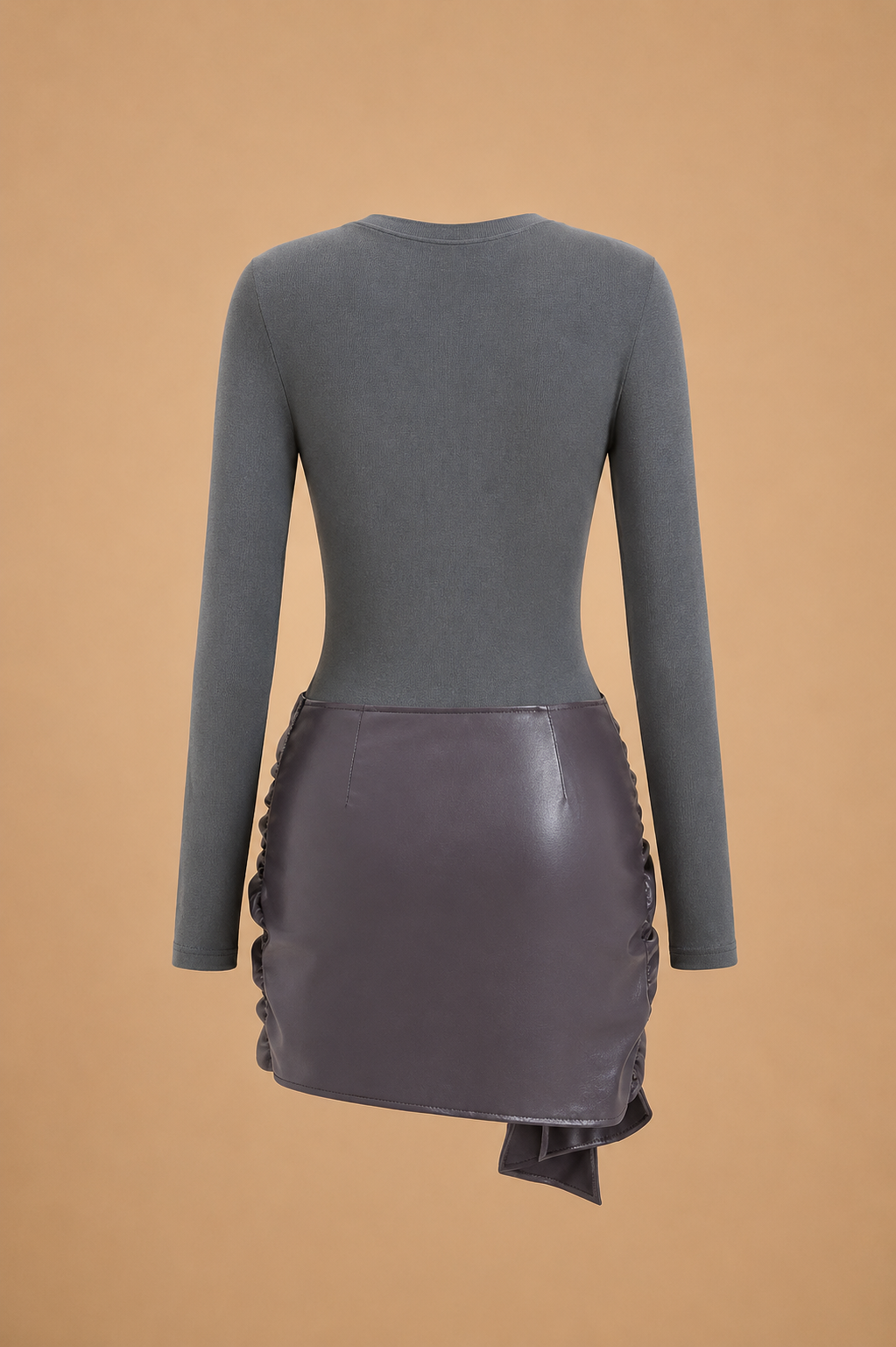 Belleora Amélie™ – Minivestido Fruncido Efecto Piel