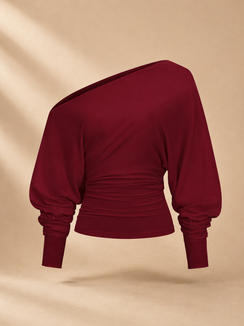 Belleora Solène™ – Top Asimétrico Fruncido Cut-Out
