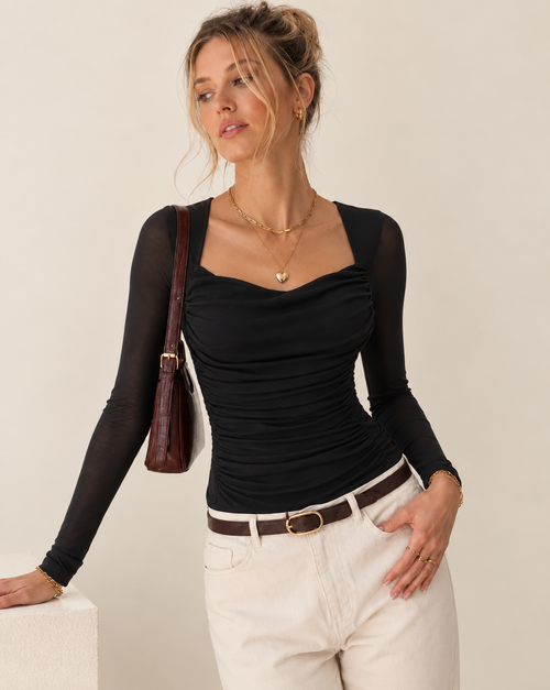 Belleora Amour™ – Top Negro con Escote Corazón y Tul