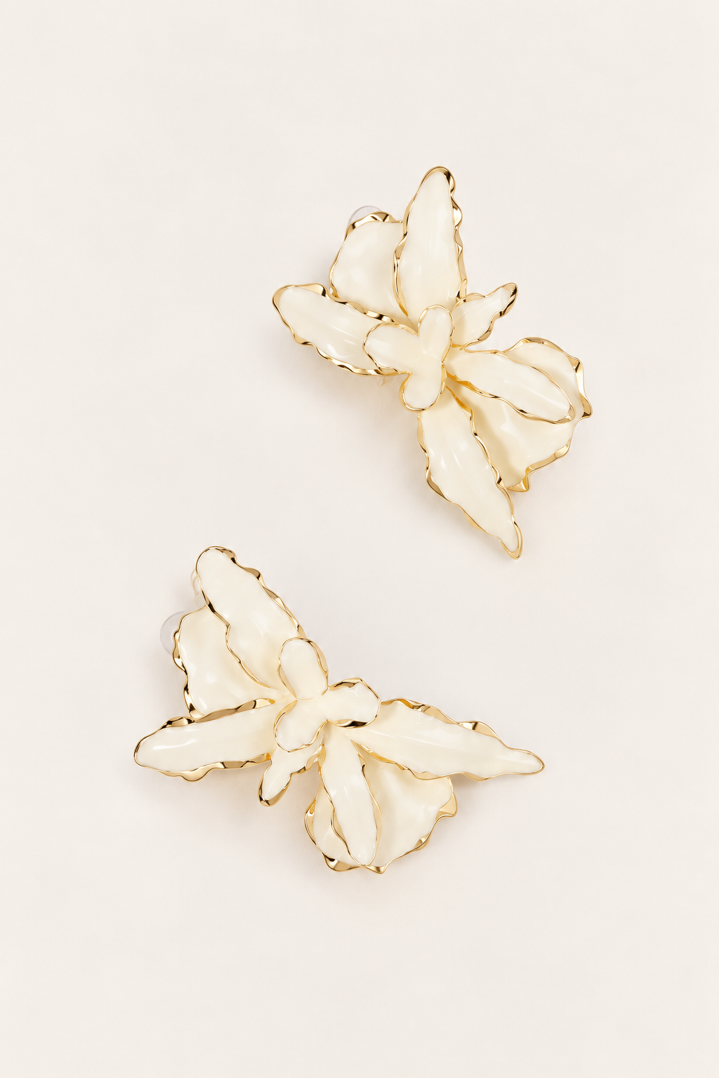 Belleora Dahlia™ – Pendientes Pétalo Dorados