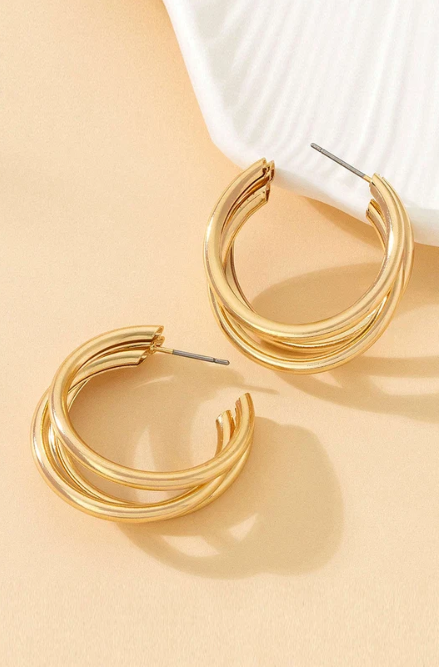 Belleora Tina™ – Pendientes Metálicos de Círculos Superpuestos