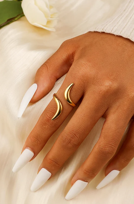 Belleora Esmeralda™ – Anillo Abierto Geométrico