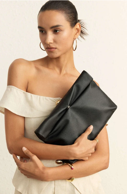 Belleora Victoire™ – Clutch de Efecto Piel